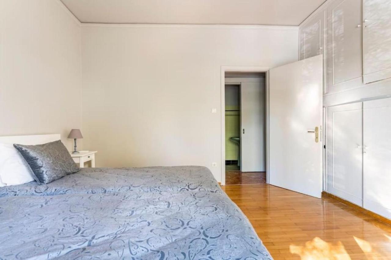 Spacious Renovated Flat In The Athens Riviera Экстерьер фото